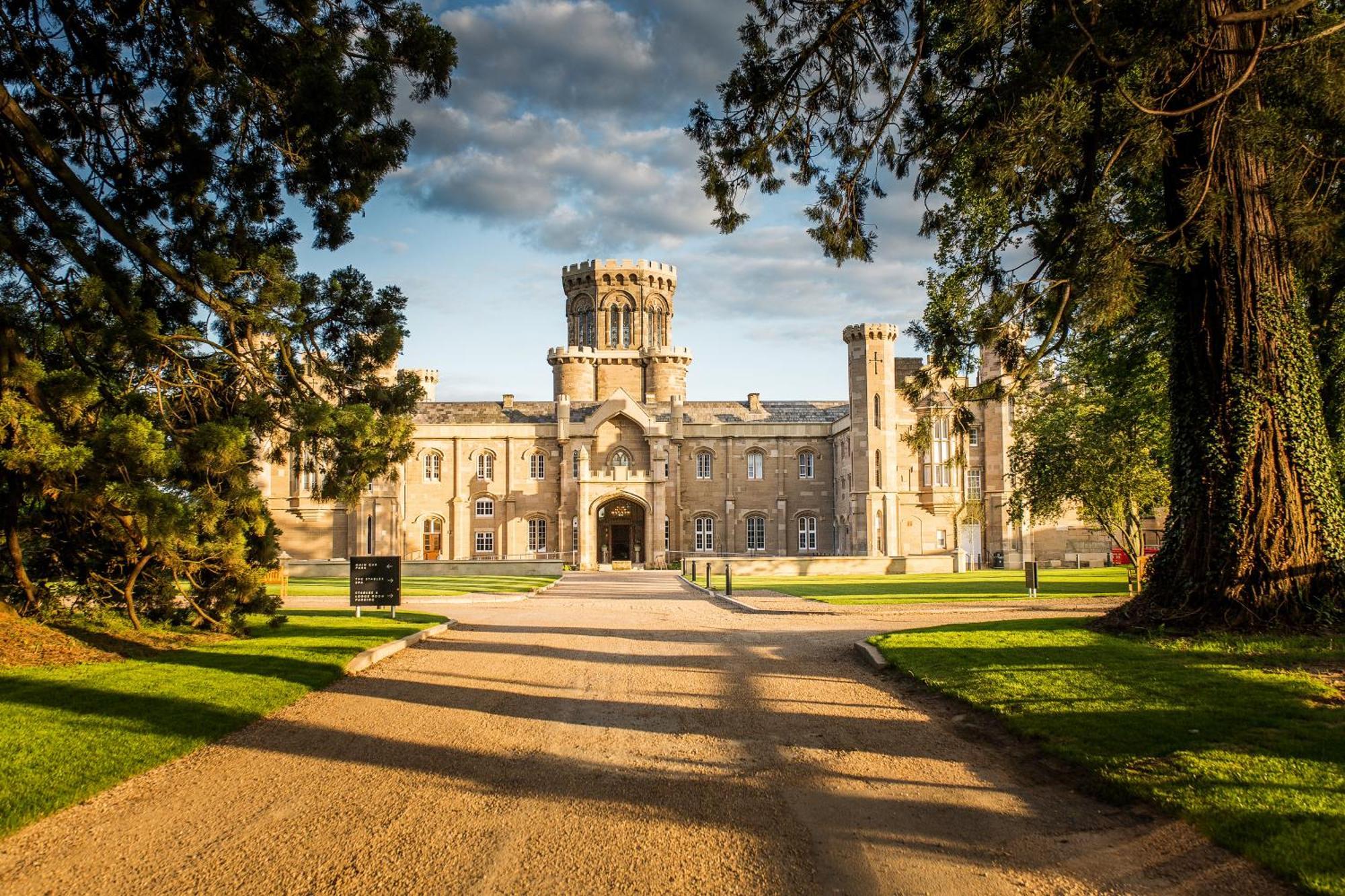 Studley Castle Hotel ภายนอก รูปภาพ