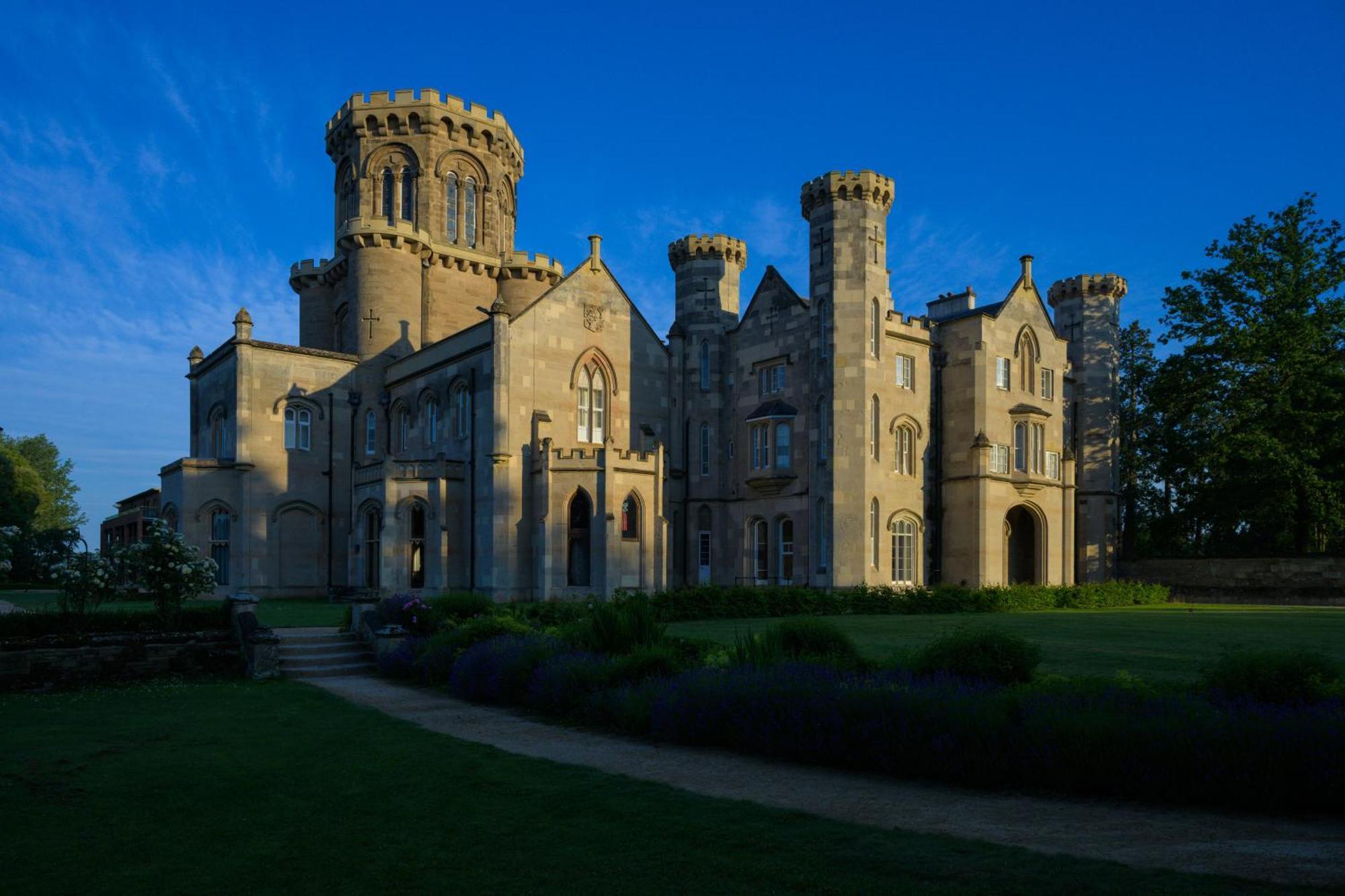 Studley Castle Hotel ภายนอก รูปภาพ